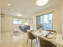 【東京都/新宿区北新宿】新宿区北新宿3丁目 中古戸建 リビング・ダイニング：※家具調度品等は販売価格に含まれておりません