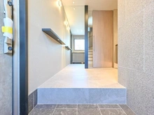 【東京都/世田谷区世田谷】世田谷区世田谷4丁目プロジェクト A号棟 玄関