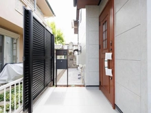【東京都/狛江市中和泉】狛江市中和泉3丁目 新築戸建 アプローチ