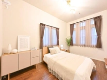 【東京都/世田谷区祖師谷】プラウドシーズン祖師ヶ谷大蔵 洋室：約8.3帖。