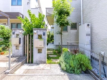 【東京都/世田谷区喜多見】世田谷区喜多見6丁目 中古戸建 アプローチ