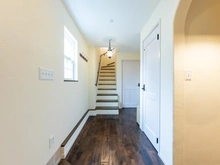 【東京都/目黒区上目黒】上目黒2丁目 戸建 廊下：玄関ホール