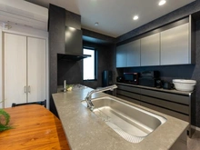 【東京都/目黒区中目黒】中目黒3丁目　中古戸建 キッチン：食洗器付きのシステムキッチン