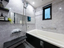 【東京都/目黒区中目黒】中目黒3丁目　中古戸建 浴室：窓付き