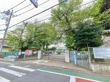 【東京都/世田谷区新町】世田谷区新町2丁目　戸建 世田谷区立深沢小学校（現地より約620m）：