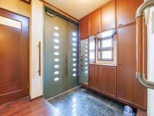 【埼玉県/さいたま市緑区大字三室】さいたま市緑区大字三室 戸建 玄関