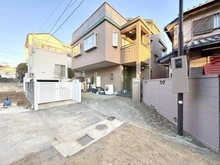 【埼玉県/さいたま市緑区大字三室】さいたま市緑区大字三室 戸建 アプローチ