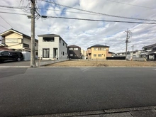 【埼玉県/三郷市高州】三郷市高州新築 1号棟 現地（建築前）：全3区画 左側
※全3区画のうち1区画売約済み
