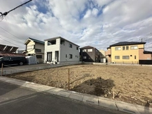 【埼玉県/三郷市高州】三郷市高州新築 1号棟 現地（建築前）：全3区画 左側
※全3区画のうち1区画売約済み