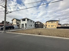 【埼玉県/三郷市高州】三郷市高州新築 1号棟 現地（建築前）：全3区画 左側
※全3区画のうち1区画売約済み