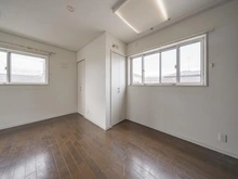【埼玉県/川口市坂下町】川口市坂下町4丁目　中古戸建 洋室：約7.7帖から間取り変更可能です。
