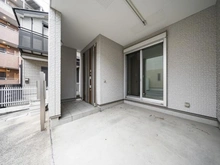 【埼玉県/川口市坂下町】川口市坂下町4丁目　中古戸建 玄関横駐車場部分