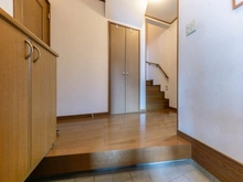 【神奈川県/川崎市宮前区宮崎】宮前区宮崎2丁目　中古戸建 玄関