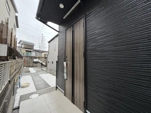 【神奈川県/川崎市高津区千年】高津区千年　新築戸建　1号棟 玄関