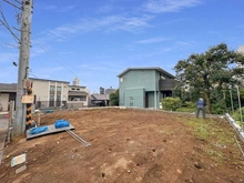【東京都/目黒区駒場】目黒区駒場1丁目新築戸建　A号棟 建築中の外観：全2棟　手前側