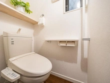 【神奈川県/川崎市幸区古市場】川崎市幸区古市場2丁目　中古戸建 トイレ：1階トイレ