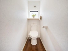 【神奈川県/川崎市幸区古市場】川崎市幸区古市場2丁目　中古戸建 トイレ：3階トイレ