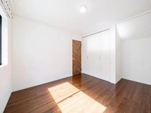 【神奈川県/川崎市幸区古市場】川崎市幸区古市場2丁目　中古戸建 サービスルーム（納戸）：居室としてもご利用いただけます。