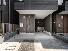 【神奈川県/川崎市幸区古市場】川崎市幸区古市場2丁目　中古戸建 アプローチ