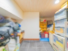 【神奈川県/川崎市高津区梶ケ谷】高津区梶ケ谷6丁目　中古戸建 収納：玄関横階段下