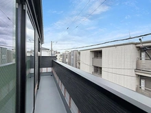 【神奈川県/川崎市高津区新作】高津区新作4丁目　新築戸建　1号棟 バルコニー