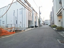 【神奈川県/川崎市高津区新作】高津区新作4丁目　新築戸建　2号棟 前面道路