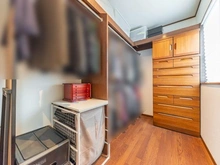 【神奈川県/川崎市高津区諏訪】高津区諏訪3丁目　中古戸建 サービスルーム（納戸）：ウォークインクローゼットとしてご利用いただけます。