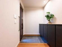 【東京都/新宿区西落合】プラウドシーズン西落合 玄関：撮影年月日：2024年5月