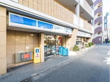 【東京都/新宿区西落合】プラウドシーズン西落合 ローソン落合南長崎駅前店（現地より約750m）