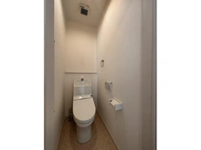 【大阪府/大阪市西淀川区中島】大阪市西淀川区中島一丁目戸建 トイレ：２階