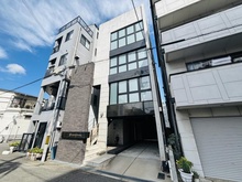 【大阪府/大阪市福島区吉野】大阪市福島区吉野4丁目　戸建て 外観：右から2軒目です。