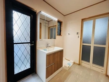 【大阪府/大阪市淀川区新高】大阪市淀川区新高1丁目　中古戸建 洗面室