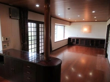 【大阪府/吹田市千里山西】吹田市千里山西5丁目　中古戸建 ダイニングキッチン：キッチン側から撮影