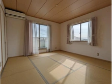 【兵庫県/神戸市西区井吹台西町】神戸市西区井吹台西町四丁目　中古戸建 和室：柱や梁を壁の内部に隠した2階・大壁和室（約8.0帖）