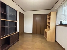 【兵庫県/三田市ゆりのき台】三田市ゆりのき台三丁目　中古戸建 洋室：家具調度品は価格に含まれません。