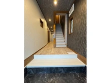 【大阪府/大阪市平野区加美北】大阪市平野区加美北　戸建 玄関