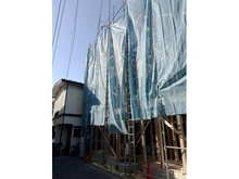 【東京都/大田区中央】大田区中央3丁目新築戸建全2棟　A棟・B棟 建築中の外観：全２棟・左側