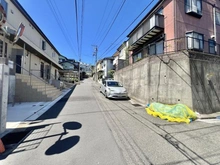 【神奈川県/横浜市金沢区六浦東】金沢区六浦東三丁目　戸建 前面道路