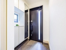 【埼玉県/さいたま市大宮区大成町】さいたま市大宮区大成町　中古戸建 玄関