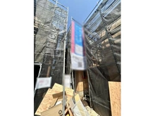 【東京都/府中市本宿町】府中市本宿町一丁目　新築戸建　2号棟 建築中の外観：全4棟／写真中央