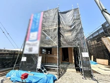 【東京都/府中市本宿町】府中市本宿町一丁目　新築戸建　4号棟 建築中の外観：全4棟／写真中央