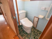 【東京都/世田谷区深沢】世田谷区深沢7丁目　戸建て（再建築不可） トイレ：1階部分