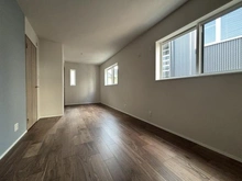 【神奈川県/横浜市保土ケ谷区仏向町】保土ケ谷区仏向町　新築戸建 洋室：2階　約10.4帖