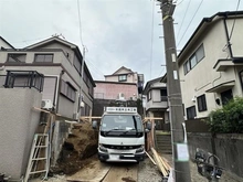 【神奈川県/横浜市港南区芹が谷】港南区芹が谷1丁目　新築戸建 建築中の外観：造成工事中