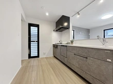 【神奈川県/横浜市金沢区六浦東】金沢区六浦東3丁目　新築戸建 キッチン