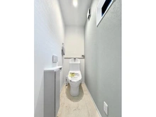 【神奈川県/横浜市金沢区六浦東】金沢区六浦東3丁目　新築戸建 トイレ