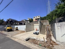 【神奈川県/横浜市戸塚区戸塚町】戸塚区戸塚町　新築戸建　A棟／全3棟 現地（建築前）：全3区画/左側