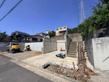 【神奈川県/横浜市戸塚区戸塚町】戸塚区戸塚町　新築戸建　B棟／全3棟 現地（建築前）：全3区画/中央