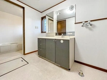 【神奈川県/横浜市栄区本郷台】栄区本郷台1丁目　戸建 洗面所