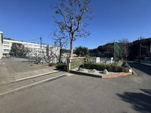 【神奈川県/横浜市旭区都岡町】旭区都岡町　戸建 都岡中学校（現地より約1,280m）